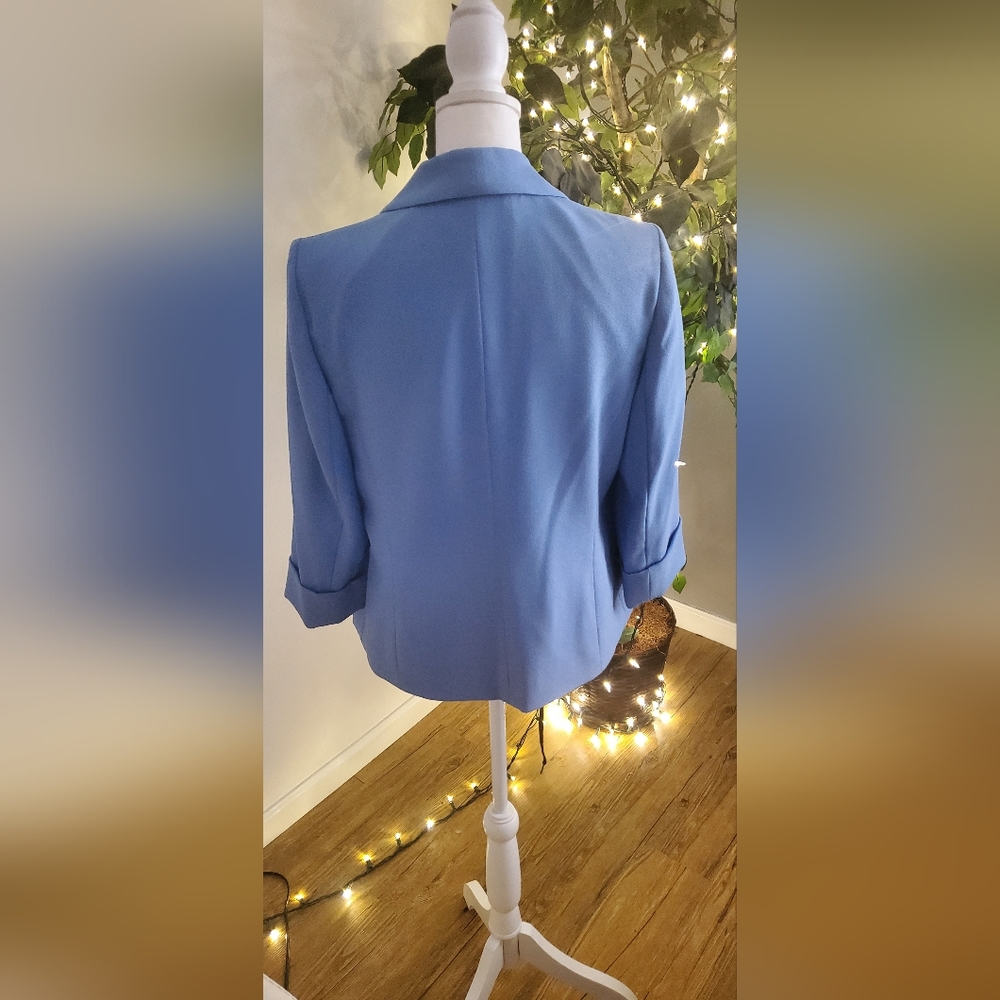 Blazer - Picture 2 of 2